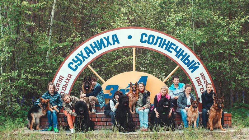 Фото: Русская Красавица Нюра и Пьер Ливи