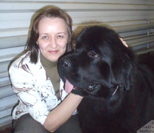 Фото: Ol'ga Koroleva (Ольга Королева), ньюфаундленд Beguschaya po Volnam Vsya Takaya Rastakaya (Бегущая по Волнам Вся Такая Растакая)