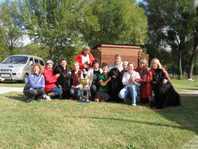 Фото: Irina Pavlovskaya (Ирина Павловская), Ингуна Тихомирова, ньюфаундленд Butterfly from Giant's Island, Федосеенко Виталий, Margarita Racinene (Маргарита Рацинене), ..., Ol'ga Peto (Ольга Пето), Каррен Маммано, ньюфаундленд Midnight Lady's Voodoo Priest, Заливако Александр, Anastasiya Zalivako (Анастасия Заливако), Ol'ga Zalivako (Ольга Заливако), ..., YUliya YAstrebova (Юлия Ястребова), ньюфаундленд Kloofbears My Dream for Sent Djons