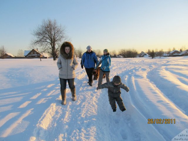 Фото: Irina Nistratova (Ирина Нистратова), Ekaterina Plotnikova (Екатерина Плотникова), Natal'ya Gostyuhina (Наталья Гостюхина), Славяшка и кто-то из собов